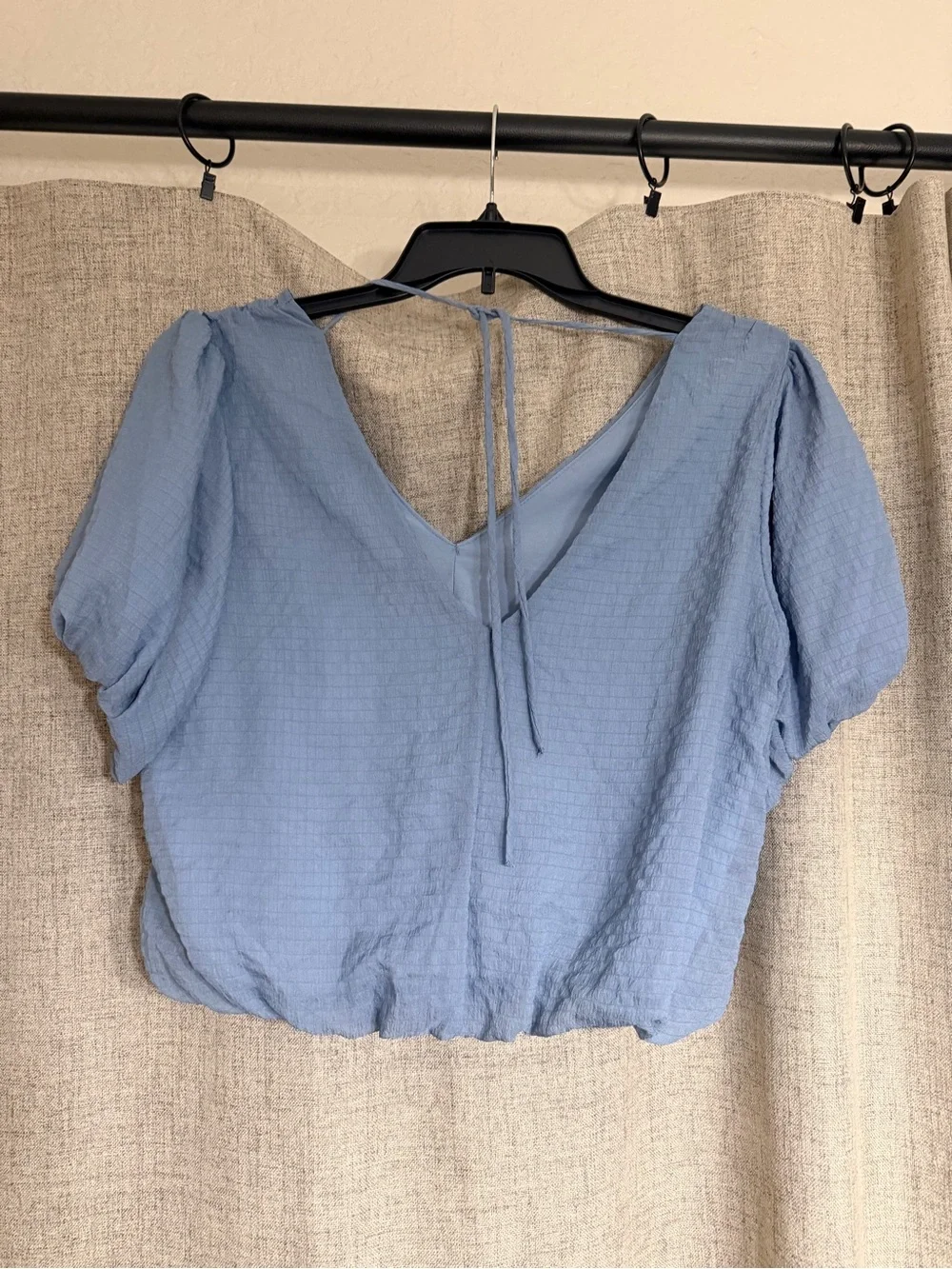 Astr Puff Sleeve V-Neck Crop Top in Light Blue